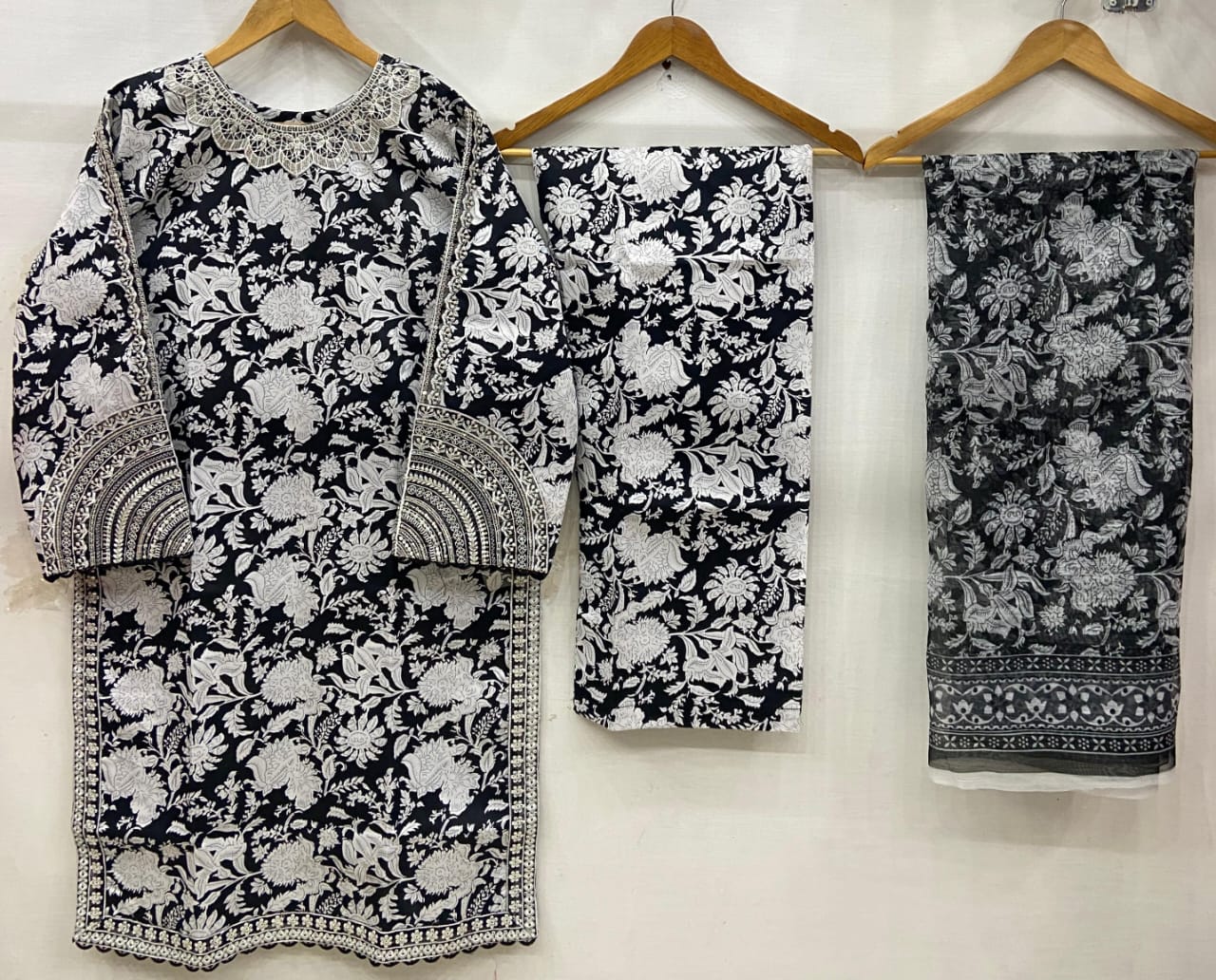 Classic Black & White Floral Print 3-Piece Suit with Border Detailing