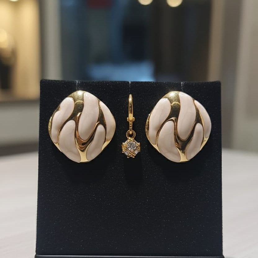 Gold Elegant Clip-On Earrings — Sadiq Jewelry