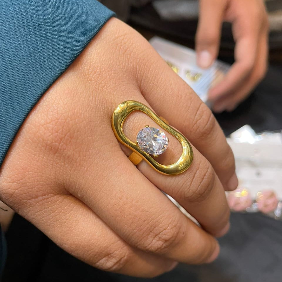 White Gold Zirconia Type Ring