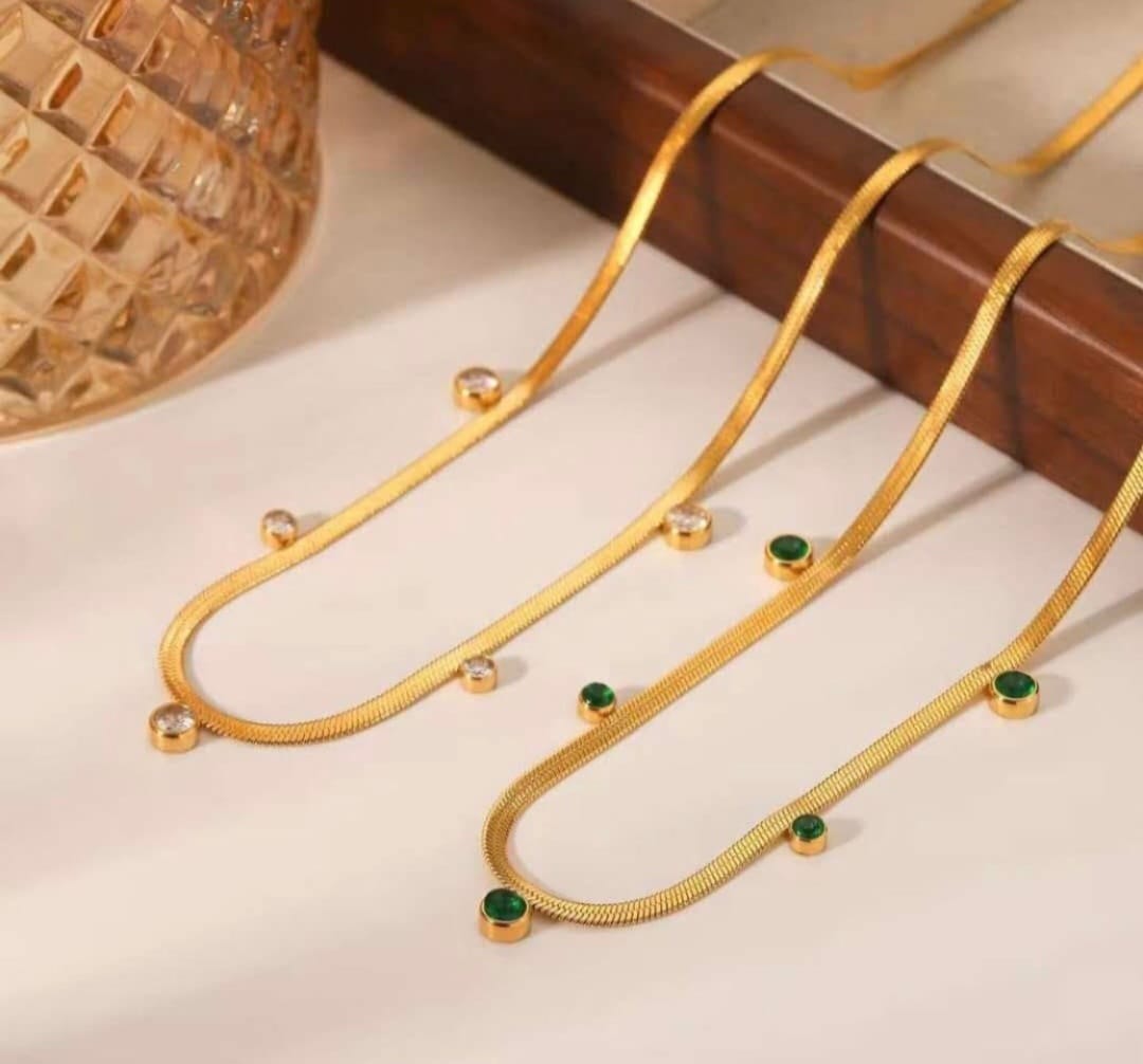 Stainless steel chain anklets with a touch of elegance!