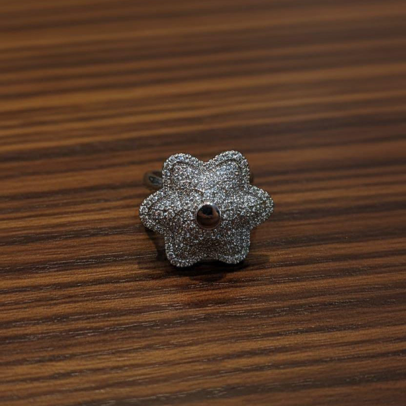 Flower Shape pure Ring White