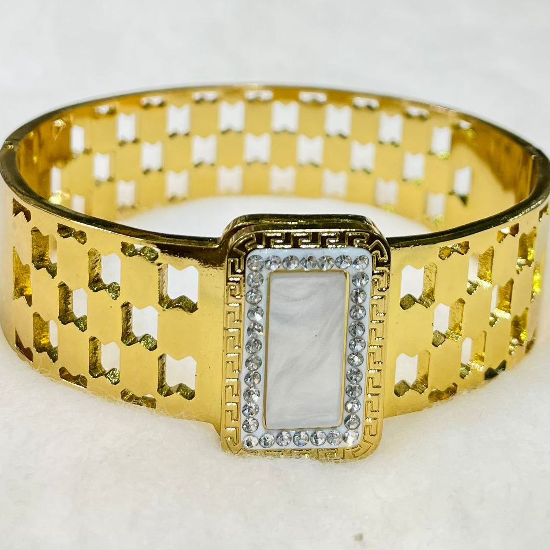 White Gold Zirconia Type Ring