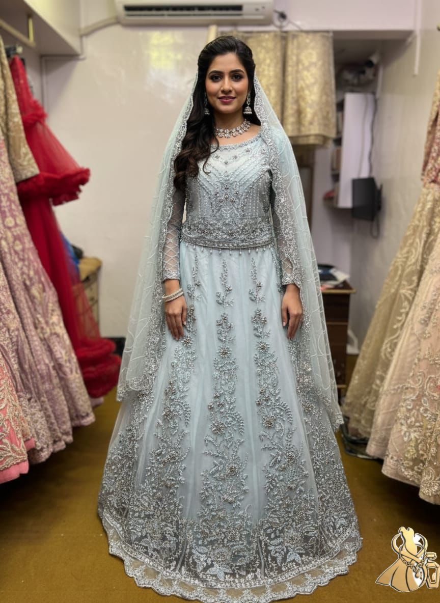 💎 Aasmani Jalwa: Silver Zari aur Resham ki Kasheeda Kari Wala Naya Bridal/Party Wear Gown